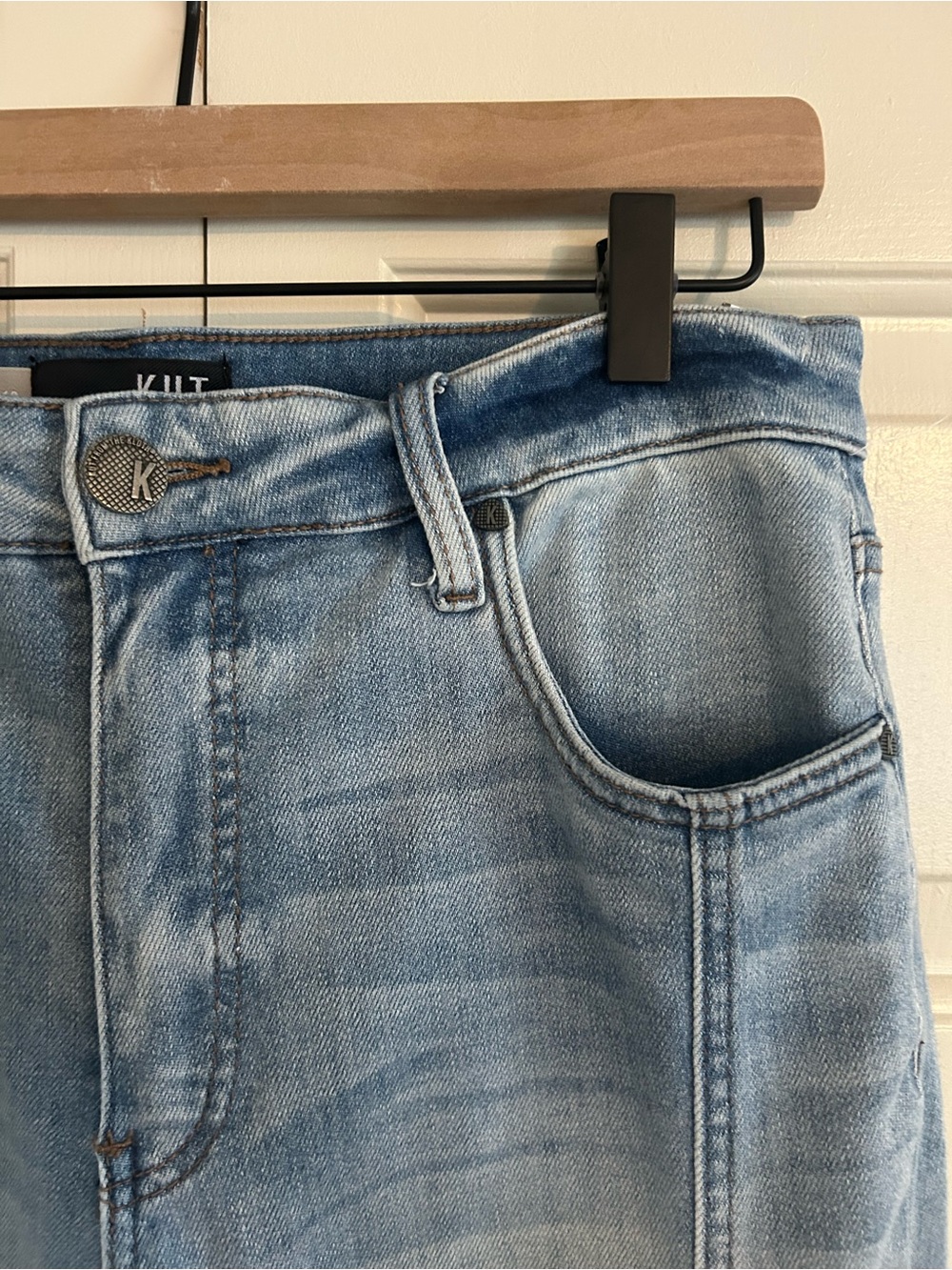 Kut from the Kloth Light Blue Wash High Rise Flare Jeans Kelsey Split Hem Sz 12 - Picture 3 of 13